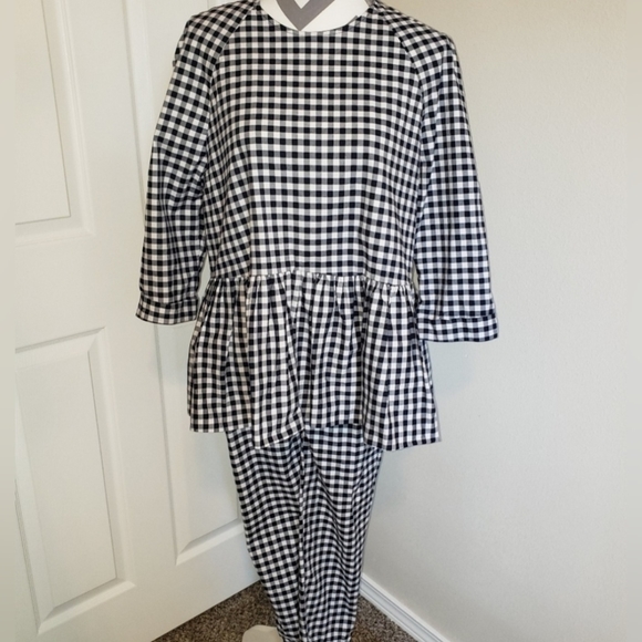 Victoria Beckham top and pant set. - Picture 2 of 6